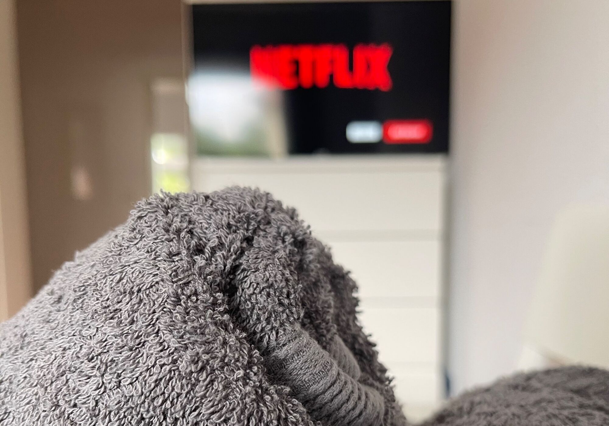 Smart-TV und frische Handtücher Smart-TV und frische Handtücher