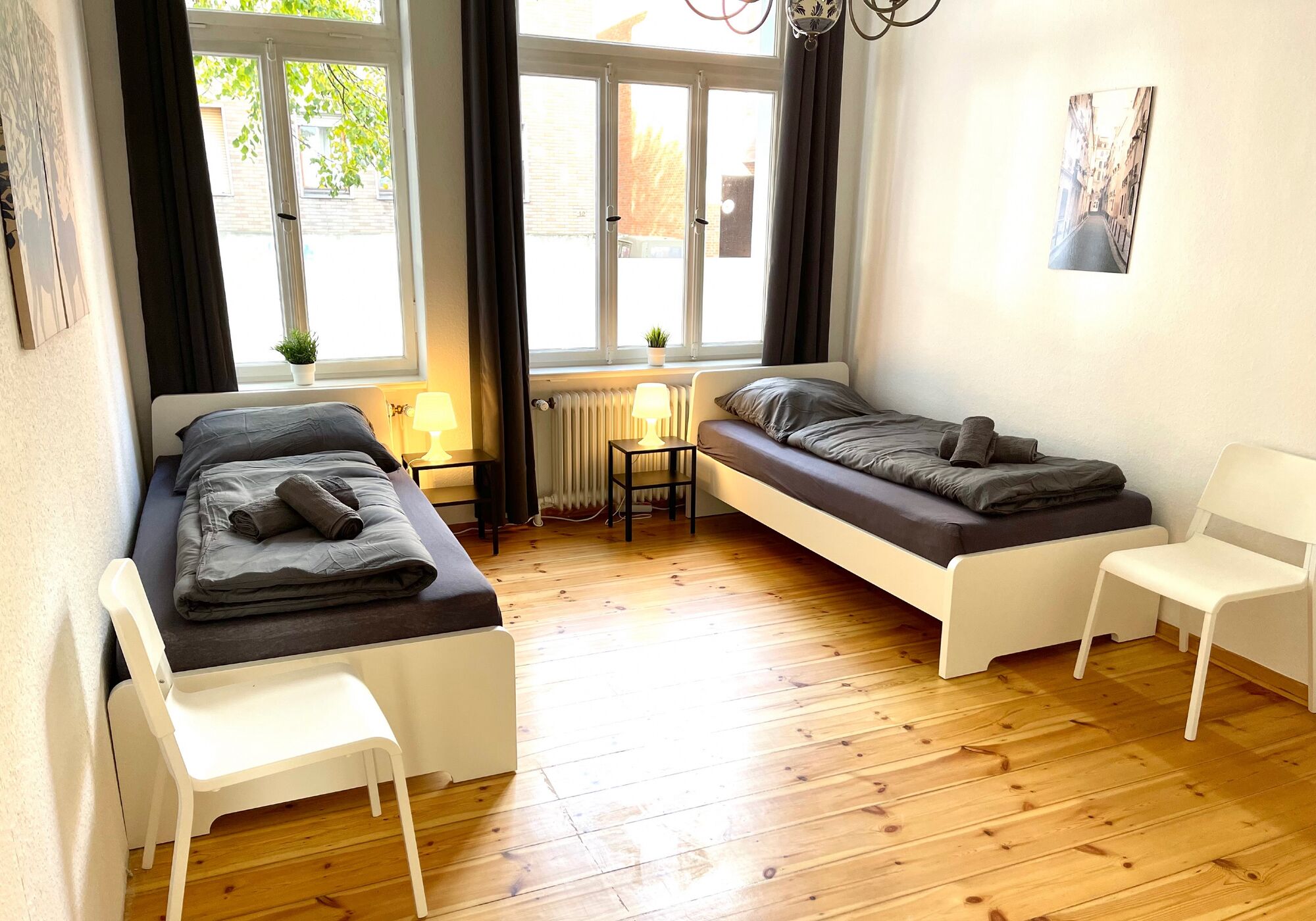 Sichtschutz im Erdgeschoss und Verdunklungs-Vorhänge im Schlafzimmer Sichtschutz im Erdgeschoss und Verdunklungs-Vorhänge im Schlafzimmer