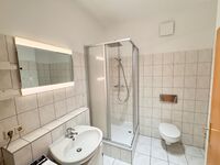 Eigenes Badezimmer mit WC, Dusche und Waschmaschine Eigenes Badezimmer mit WC, Dusche und Waschmaschine