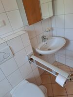 Bad mit Dusche/ WC Bad mit Dusche/ WC