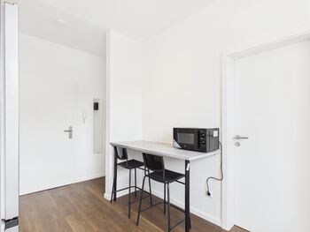 Sitzgelegenheit, Essen & Vorbereiten Sitzgelegenheit, Essen & Vorbereiten