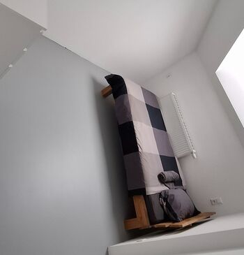 DG Rechte Wohnung Zimmer 2 DG Rechte Wohnung Zimmer 2