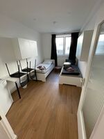 Schlafzimmer mit zwei Einzelbetten Schlafzimmer mit zwei Einzelbetten