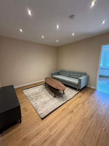 Wohn-/Schlafzimmer 2 (zus. Bett vorhanden bei Bedarf) Wohn-/Schlafzimmer 2 (zus. Bett vorhanden bei Bedarf)