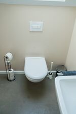 HOCHWERTIG EINGERICHTET | 2 ZIMMER | FREE PARKING - WiFi Bild 28 HOCHWERTIG EINGERICHTET | 2 ZIMMER | FREE PARKING - WiFi Bild 28