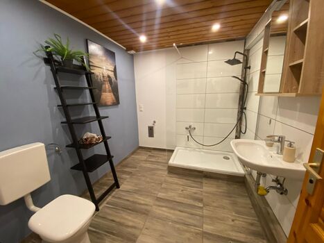 Voll möblierte Wohnung in Viernheim zu vermieten Zdjęcie 3 Voll möblierte Wohnung in Viernheim zu vermieten Zdjęcie 3