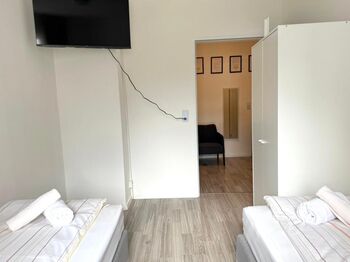 Frisch renoviertes Apartmenthaus im Herzen Neumünster Picture 2 Frisch renoviertes Apartmenthaus im Herzen Neumünster Picture 2