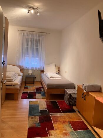 Zimmer mit 2 Einzelbetten, Einzelbelegung möglich  Zimmer mit 2 Einzelbetten, Einzelbelegung möglich