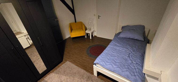 Monteurwohnung in Rostock – 4 Schlafzimmer, bis 7 Personen, Monteurwohnung in Rostock – 4 Schlafzimmer, bis 7 Personen,