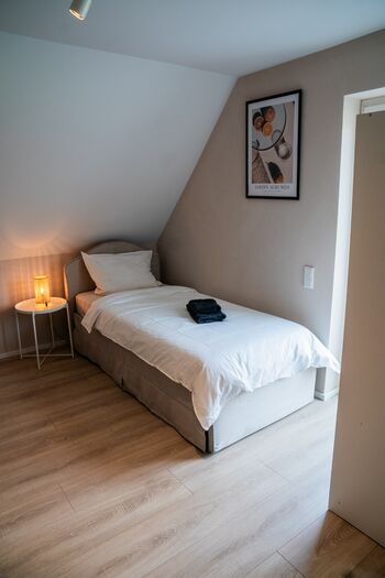 HOCHWERTIG EINGERICHTET | 1 ZIMMER | FREE PARKING - WiFi Obrázok 1 HOCHWERTIG EINGERICHTET | 1 ZIMMER | FREE PARKING - WiFi Obrázok 1