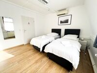Krefeld House Deluxe Apartment - 15min to DUS & FREE Parking Bild 17 Krefeld House Deluxe Apartment - 15min to DUS & FREE Parking Bild 17