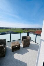 Hochwertige neue Wohnung mit 2 Schlafzimmern und Panorama-Balkon Bild 15 Hochwertige neue Wohnung mit 2 Schlafzimmern und Panorama-Balkon Bild 15