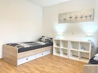 Balkon und Parkplätze | 3-12 Personen | Einzelzimmer möglich Bild 2 Balkon und Parkplätze | 3-12 Personen | Einzelzimmer möglich Bild 2