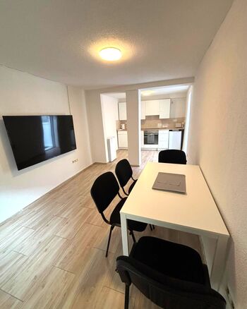 Esszimmer mit Fernseher Esszimmer mit Fernseher