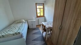 Haus - 9 Zimmer - 1-Bett-Zimmer - neues Bad Bild 1 Haus - 9 Zimmer - 1-Bett-Zimmer - neues Bad Bild 1