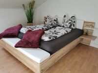 Doppelbett mit Bettkasten Doppelbett mit Bettkasten