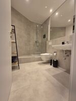 modernes Badezimmer modernes Badezimmer
