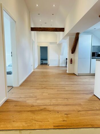 8 Wohnungen in Pöttmes, je Wohnung 1 Firma. Privat Parkplatz Bild 4 8 Wohnungen in Pöttmes, je Wohnung 1 Firma. Privat Parkplatz Bild 4