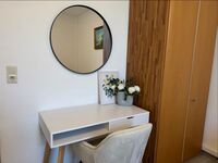 Schlafzimmer 1 mit Doppelbett und Schreibtisch - Apartment 1 Schlafzimmer 1 mit Doppelbett und Schreibtisch - Apartment 1