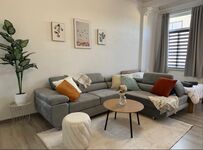 Wohnzimmer mit Schlafsofa und SmartTV- Apartment 1 Wohnzimmer mit Schlafsofa und SmartTV- Apartment 1