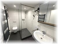 WG 3/4 mit 1 WZ 2 SZ bis 4 Pers - Ansicht Duschbad WG 3/4 mit 1 WZ 2 SZ bis 4 Pers - Ansicht Duschbad