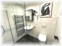 WG 1/2 mit 1 WZ 2 SZ bis 3 Pers - Ansicht Duschbad WG 1/2 mit 1 WZ 2 SZ bis 3 Pers - Ansicht Duschbad