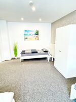200 m² Wohnung Verl NEU!!! 2-Bäder/2 WC`s/5 Schlafzimmer Bild 20 200 m² Wohnung Verl NEU!!! 2-Bäder/2 WC`s/5 Schlafzimmer Bild 20