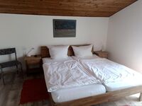 Schlafzimmer mit Doppelbett Schlafzimmer mit Doppelbett