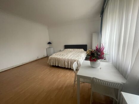 komfortables Einzelzimmer Forbach - Smart TV, Küche und WLAN Bild 1 komfortables Einzelzimmer Forbach - Smart TV, Küche und WLAN Bild 1