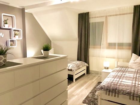 Schlafzimmer kl. Whg. Schlafzimmer kl. Whg.