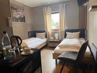 Zweibettzimmer mit Bad Zweibettzimmer mit Bad