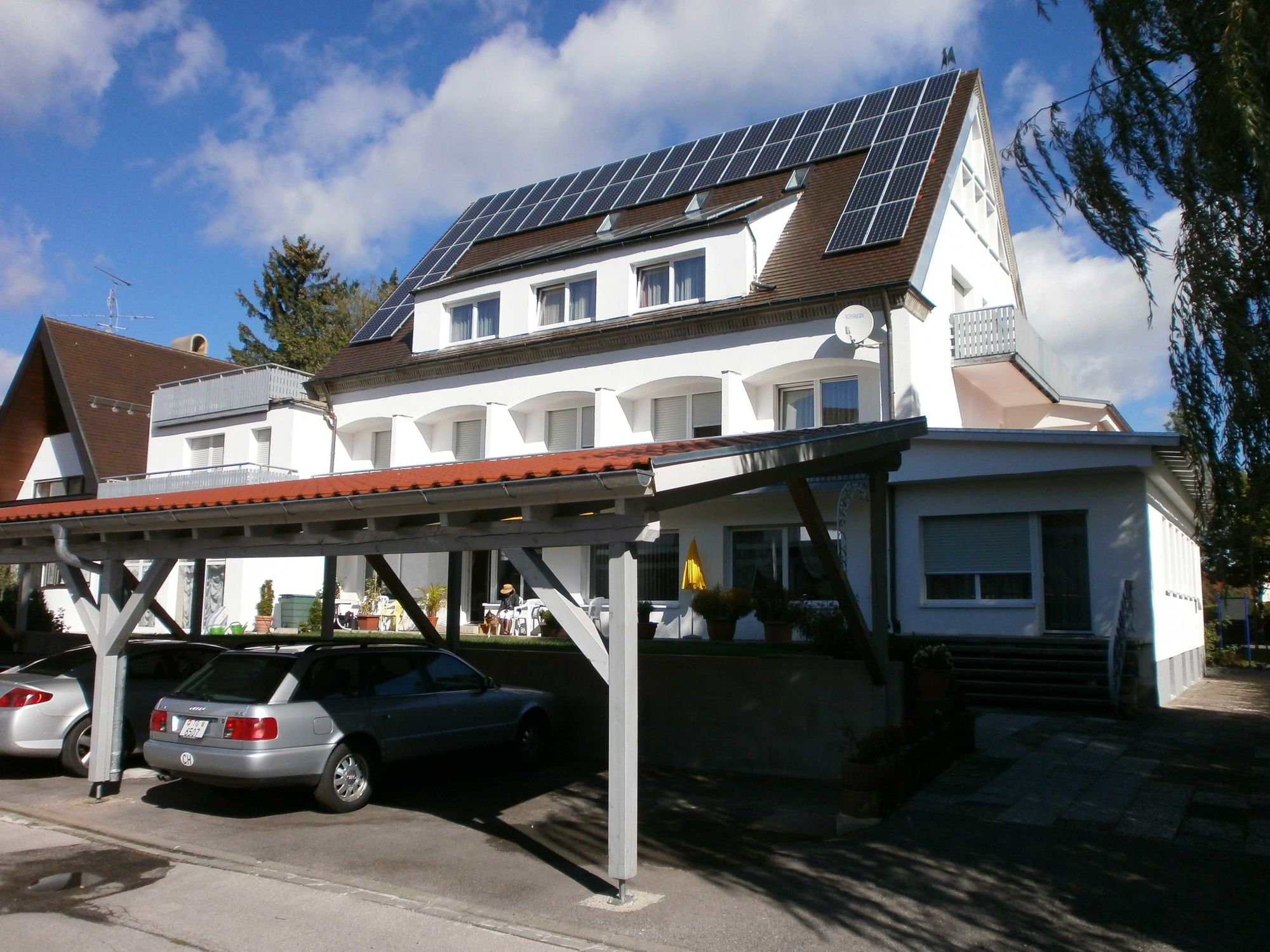 Buchungsanfragen: Tel. 0179-5457990, E-mail: 1hotel@web.de