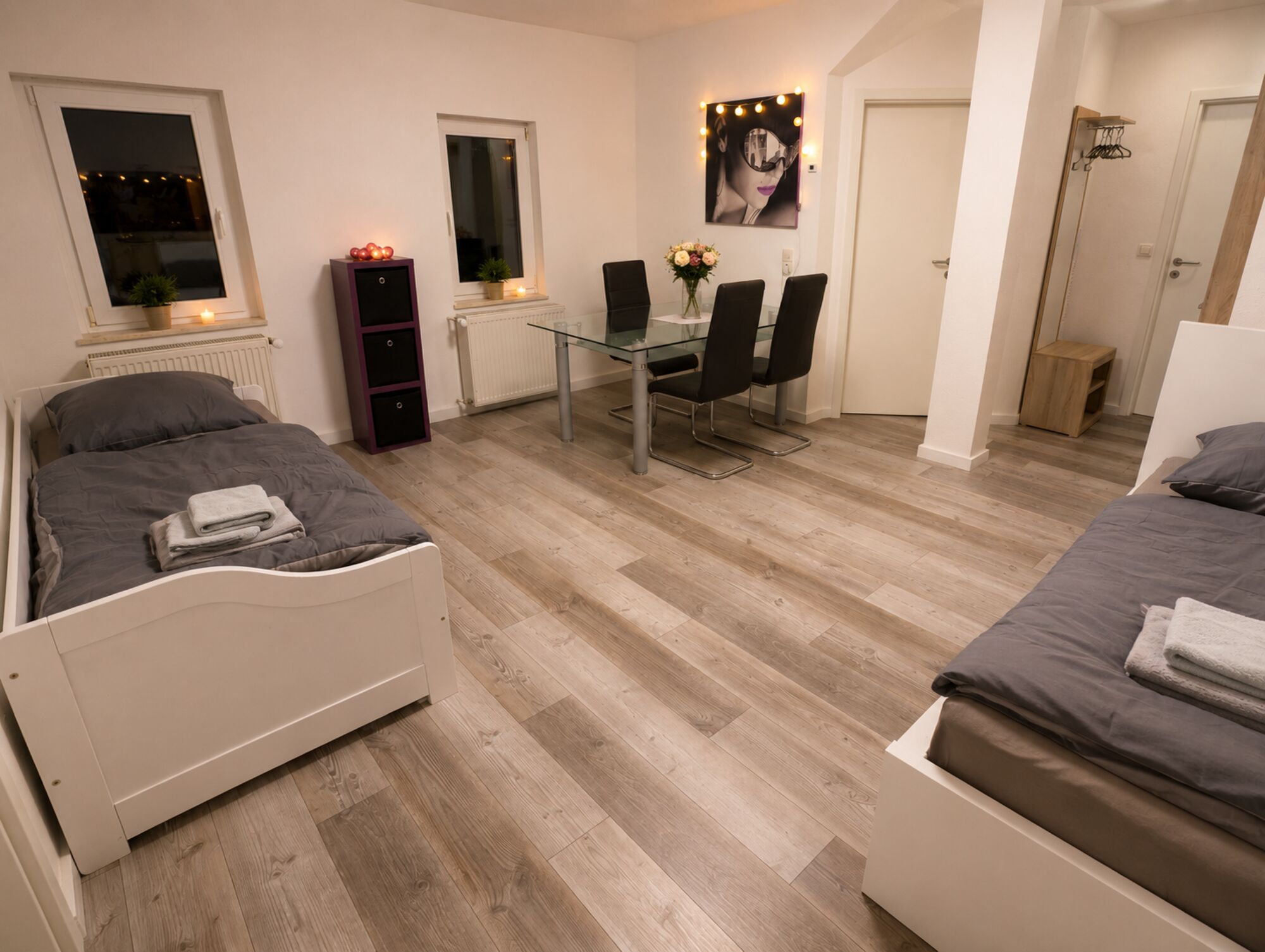 Wohnzimmer mit 2 Betten