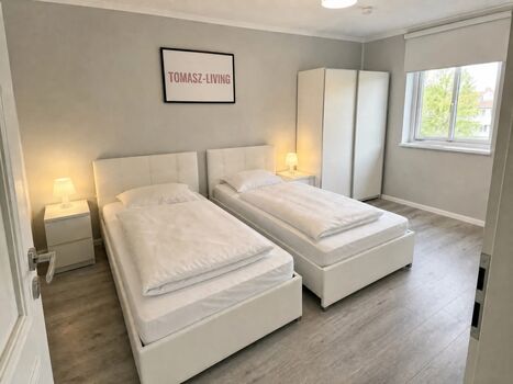 MH32 / TOMASZ-LIVING in BOTTROP - Helle, große Zimmer