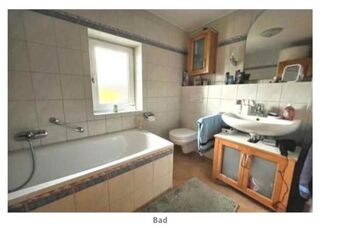 Gemeinschaftsbad und WC 1. OG