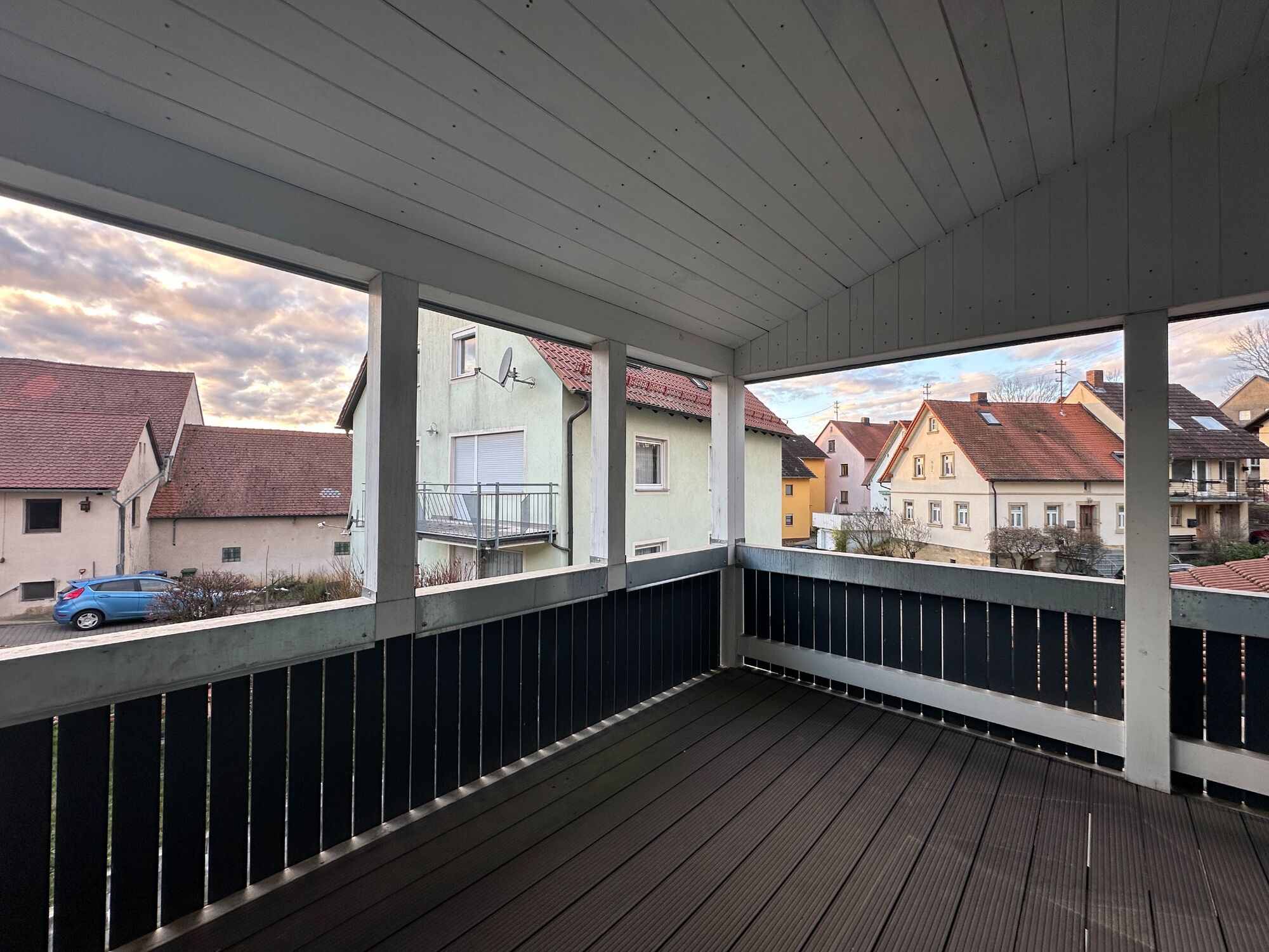 Großer Balkon mit ruhiger Lage