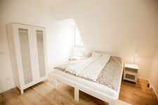 Monteur-Haus: 5 SZ, 7 Betten, Wallbox, Parkplatz, Garten Bild 6