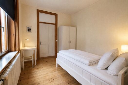 FL12 / TOMASZ-LIVING in PADBORG - Grenznah | Billig Picture 2