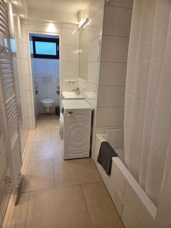 Dusche, WC + Waschmaschine