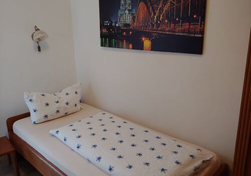 Einzel- und Doppelzimmer in Köln Picture 4