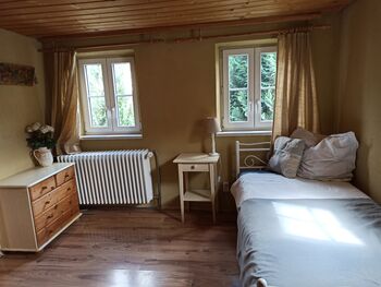 Ruhig und im grünen gelegenen Haus Bild 3