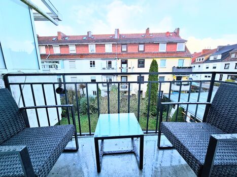 AMB Stays Top 3 Zimmer-Monteurwohnung – WiFi, Küche, 5- Einzelbetten!