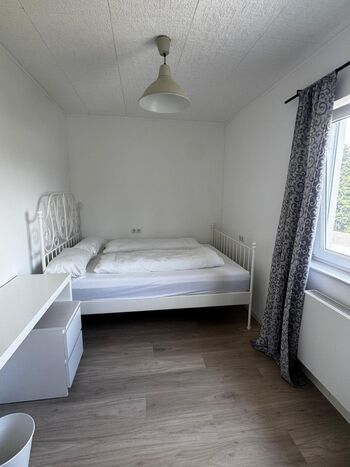 Gästehaus Köln Nord, Zimmer für 3 Gäste, Parkplatz Bild 2
