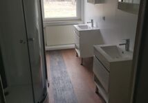 neu saniertes Bad mit 2 Duschen Wohnung 5