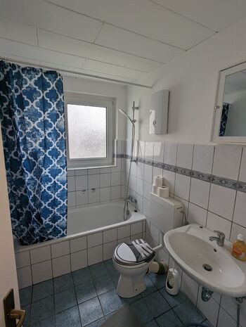 Moderne 3-Zimmer-Wohnung + Gäste-WC, Vollbad, WaMa, SpüMa,TV Bild 5