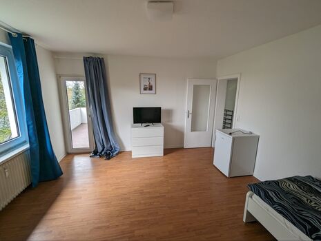 Moderne 3-Zimmer-Wohnung + Gäste-WC, Vollbad, WaMa, SpüMa,TV