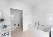 Badezimmer mit Badewanne- Apartment 1