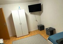 Zimmer mit Fernseher