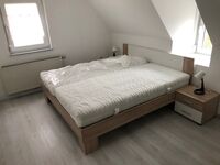 Großzügige OG Wohnung mit 4 separaten Schlafzimmern Picture 3