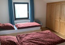 Schlafzimmer 2 mit zwei Einzelbetten